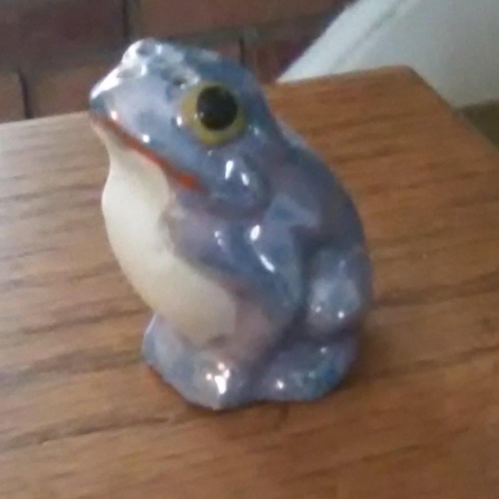 Lusterware Frog - Picture 5 of 7